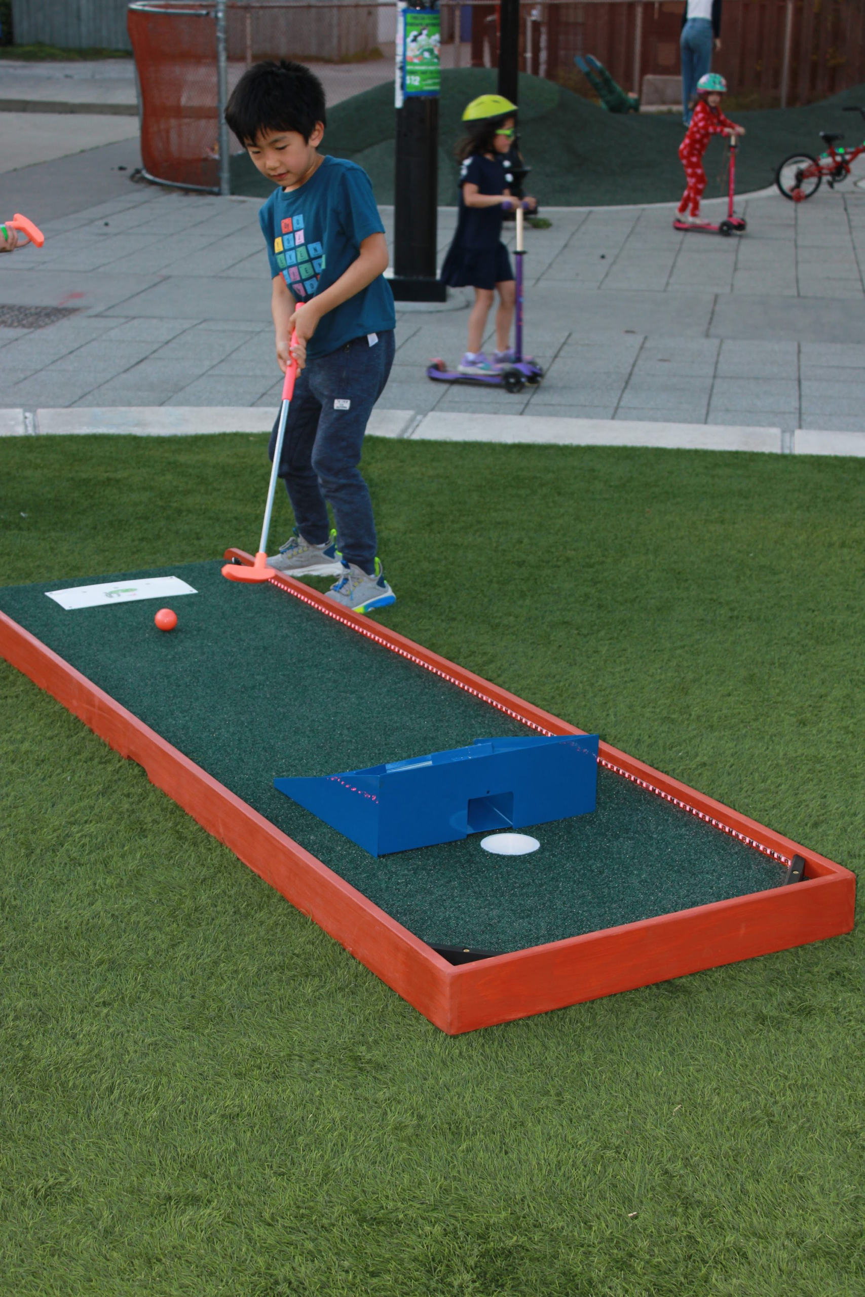 Chicago Putt Company mobile mini golf event